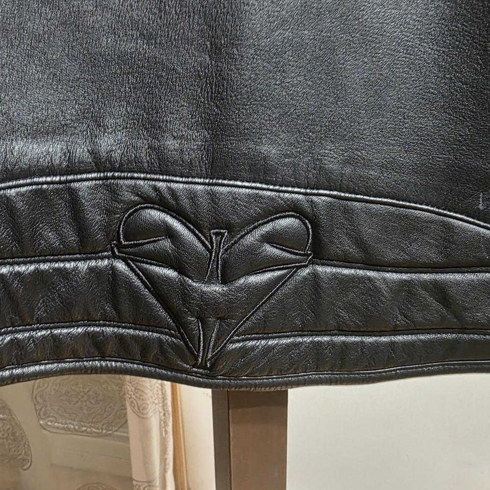 Harley-Davidson Black Leather Jacket with Red Design - Picture 5 of 13